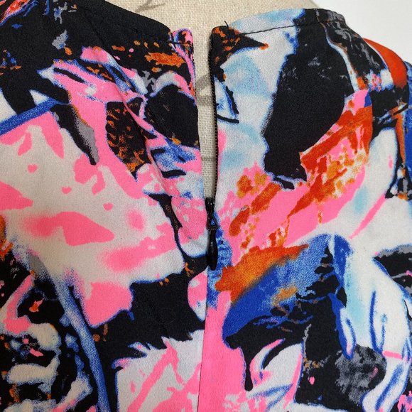 Patterned Racer Back Tank w/ Lower Back Opening - Picture 5 of 6